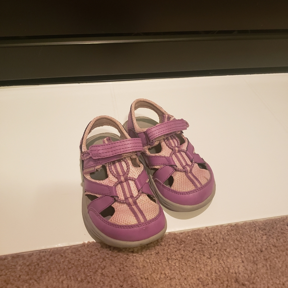 Columbia girl sandals size 10 toddler